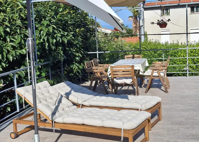 Apartments Orange Lovran